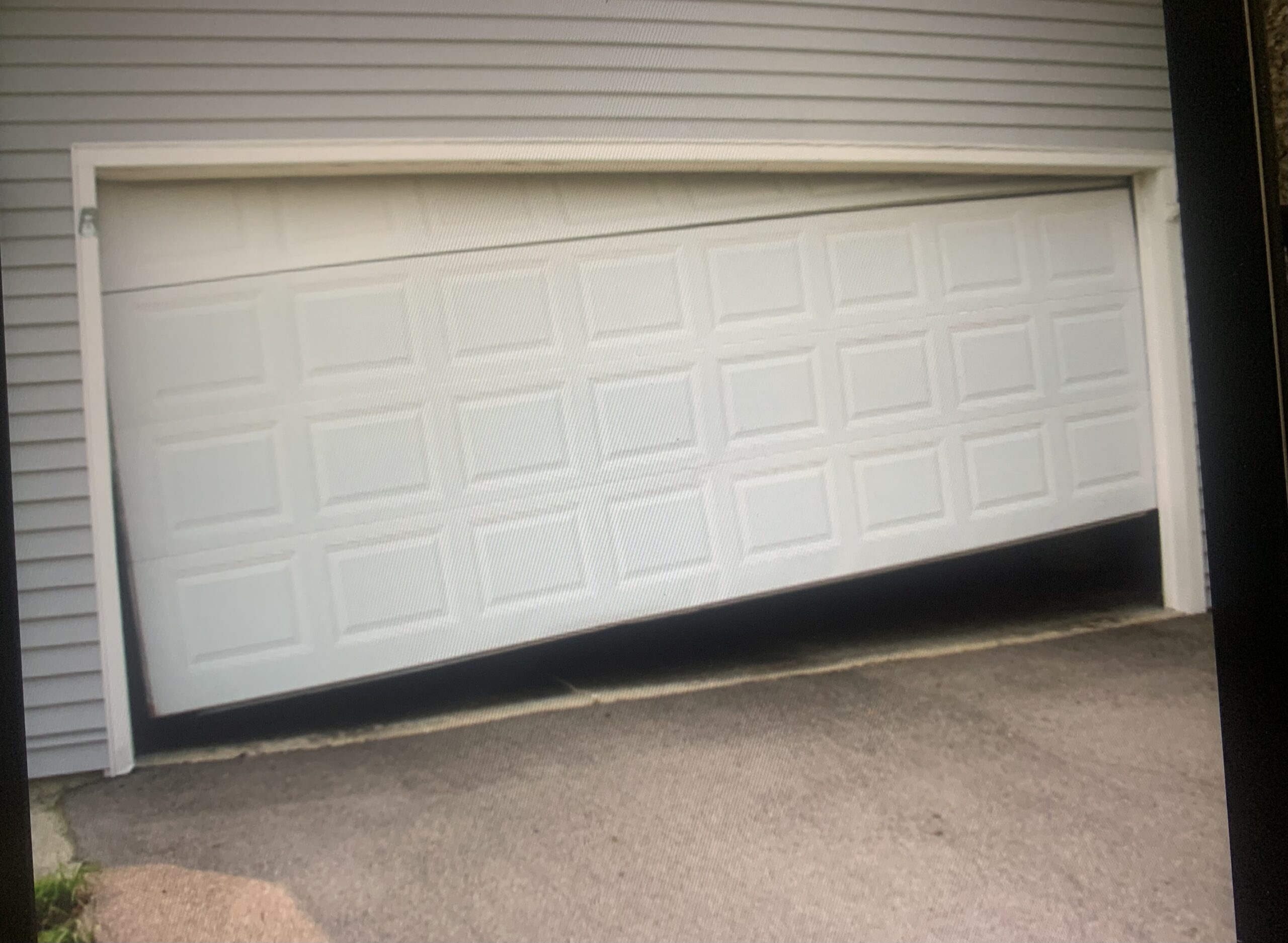 garage door services in Menifee CA